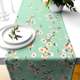 Ervi bavlněný běhoun na stůl -květ jabloně na zeleném
